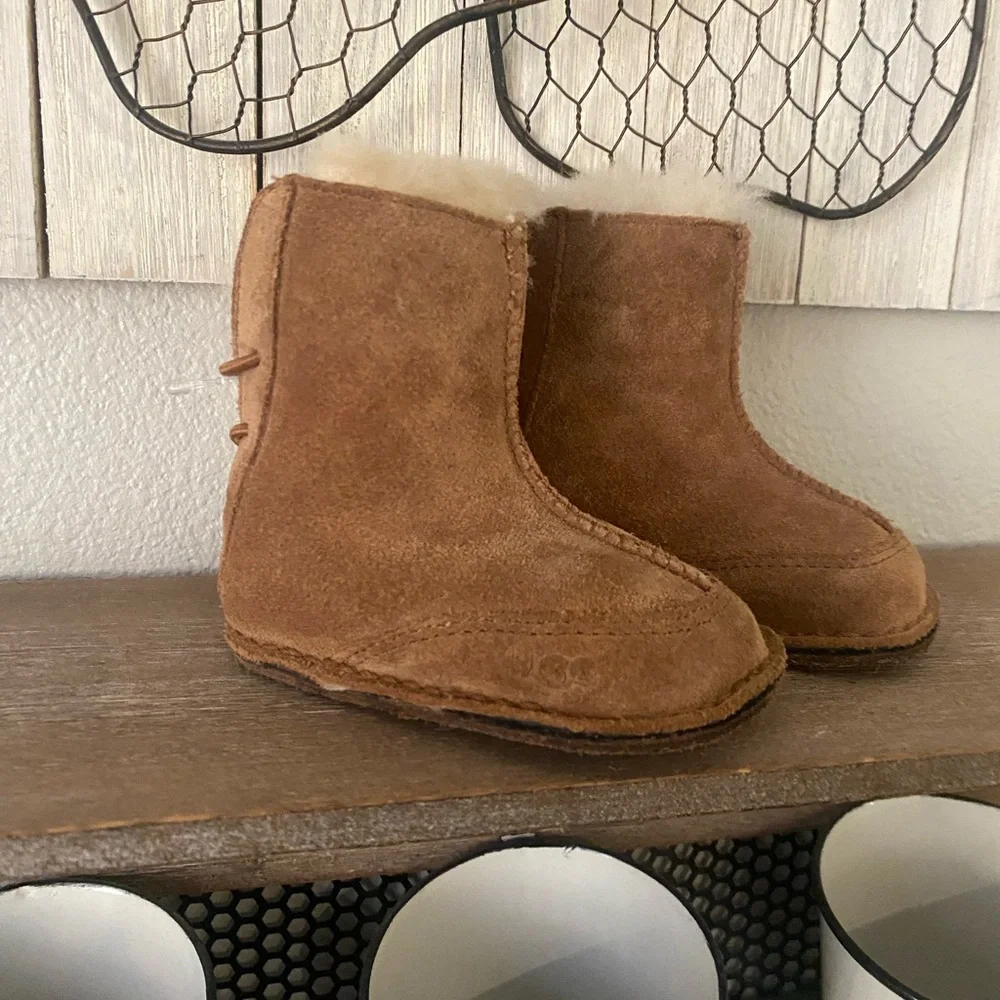 UGG Boots Shoes Booties (Infant) S/N 5206 Size S 6